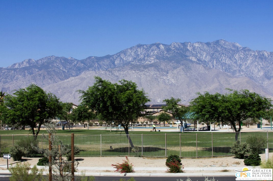 67664 Rio Vista Dr, Cathedral City, CA 92234