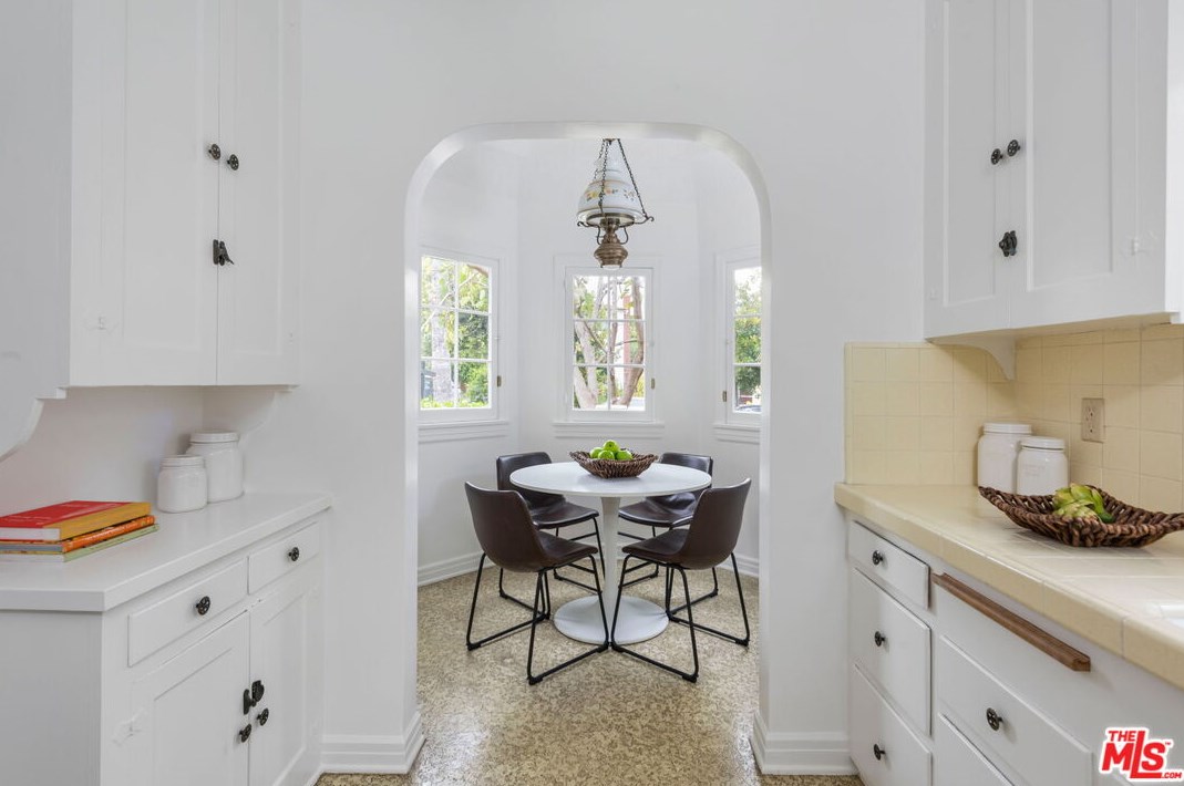 2315 Manning Ave, Los Angeles CA  90064-2207 exterior