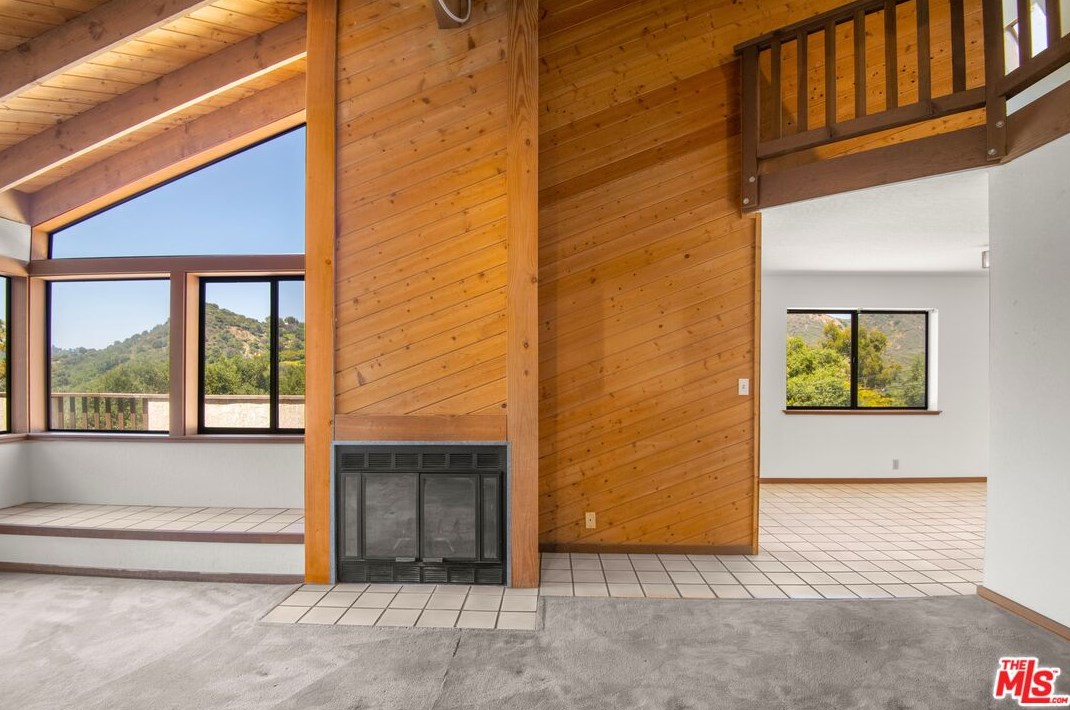 19773 Grand View Dr, Topanga, CA 90290-3313