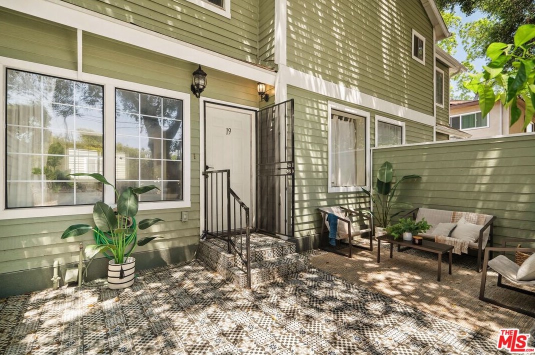 801 N Garfield Ave #19, Pasadena, CA 91104