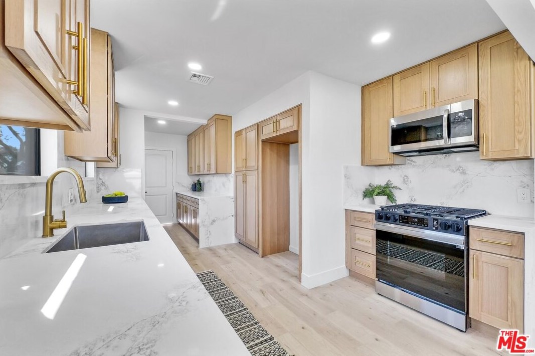 9161 Hornby Ave, Whittier CA  90603-1850 exterior