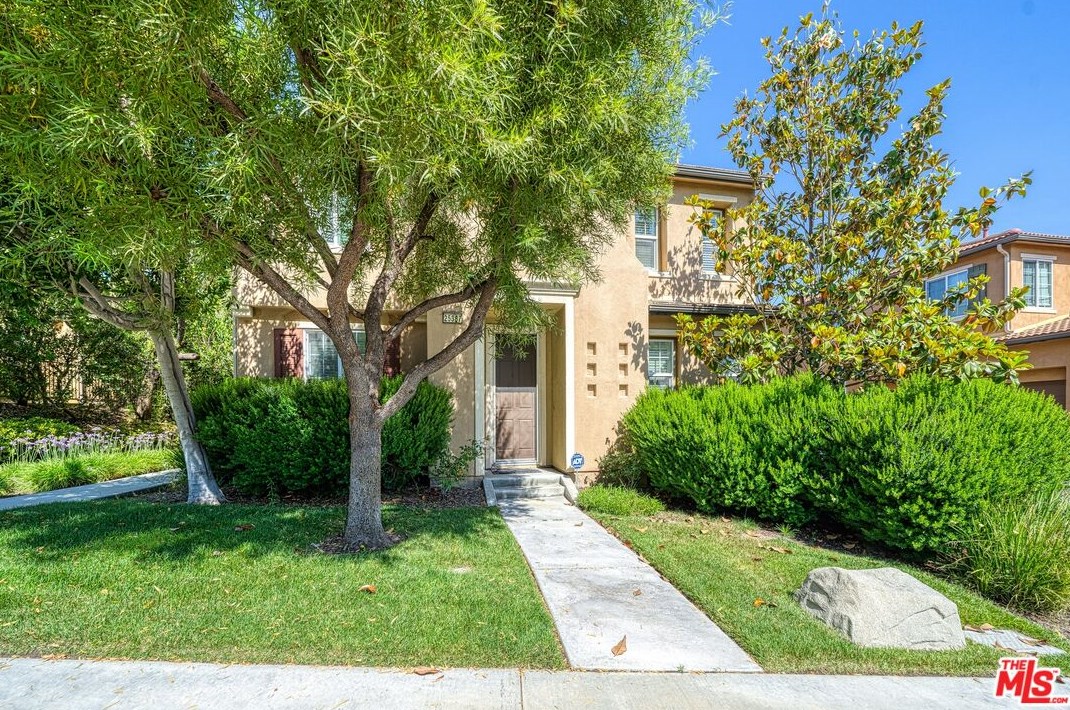 25387 Playa Serena Dr, Santa Clarita, CA 91381-0679