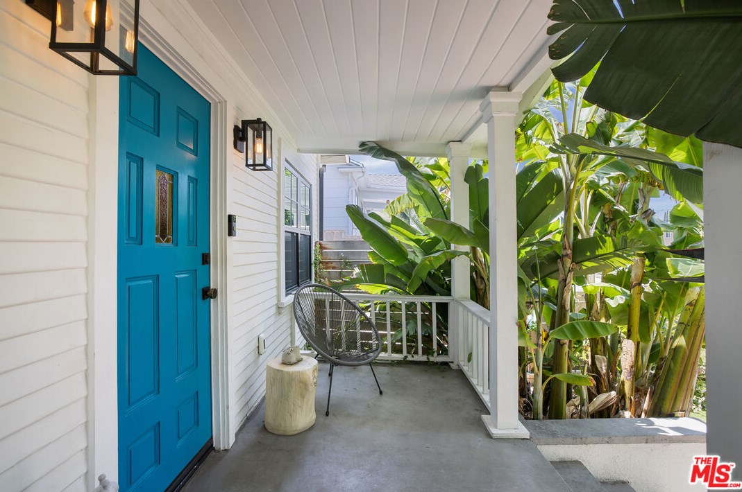 1204 Sanborn Ave, Los Angeles, CA 90029-2240