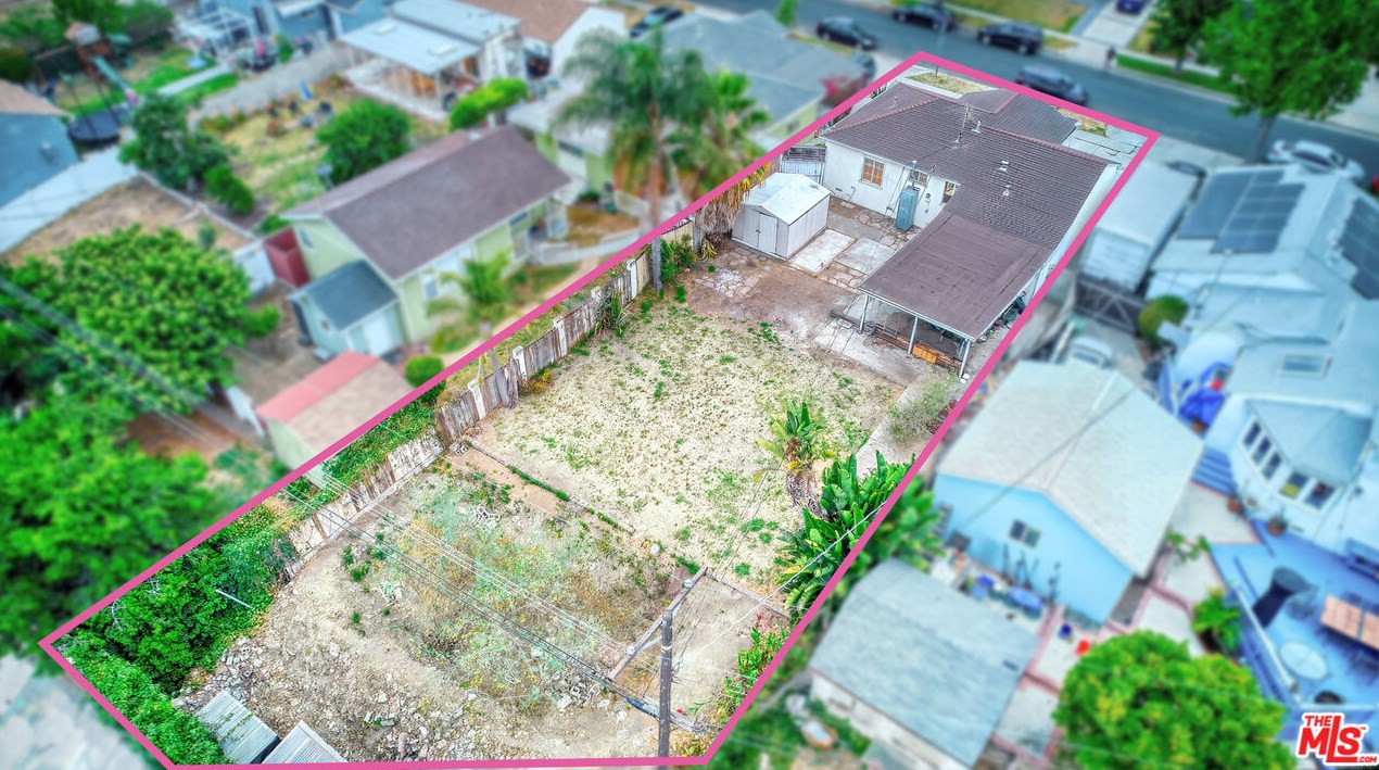 7456 Midfield Ave, Los Angeles, CA 90045-3230