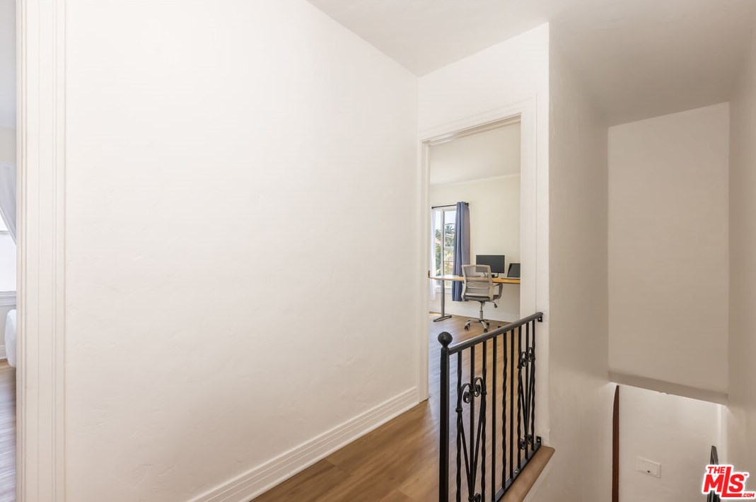1365 Keniston Ave, Los Angeles CA  90043-3711 exterior