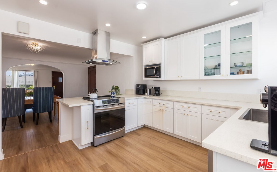 1365 Keniston Ave, Los Angeles CA  90043-3711 exterior