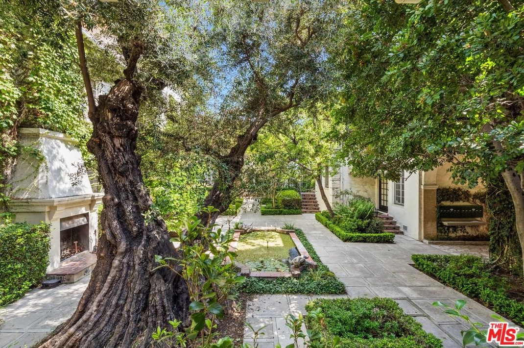 450 Sycamore Ave, Los Angeles, CA 90036-3506