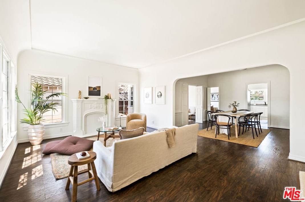 1106 Highland Ave, Los Angeles CA  90019-1750 exterior