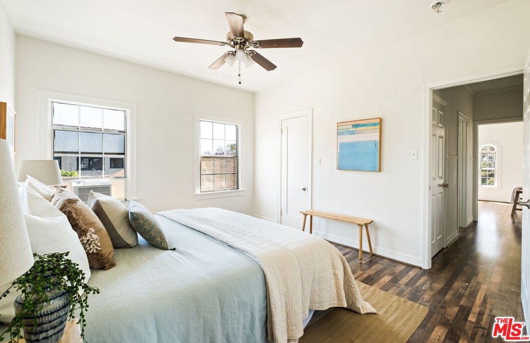 1106 Highland Ave, Los Angeles CA  90019-1750 exterior