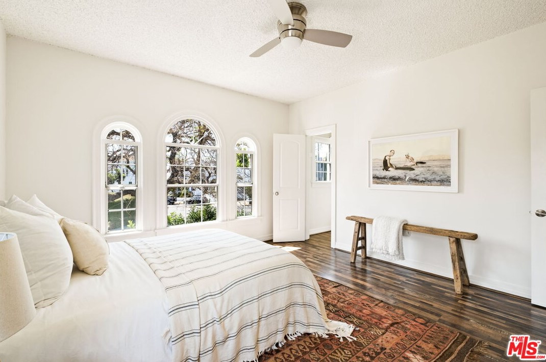 1106 Highland Ave, Los Angeles CA  90019-1750 exterior