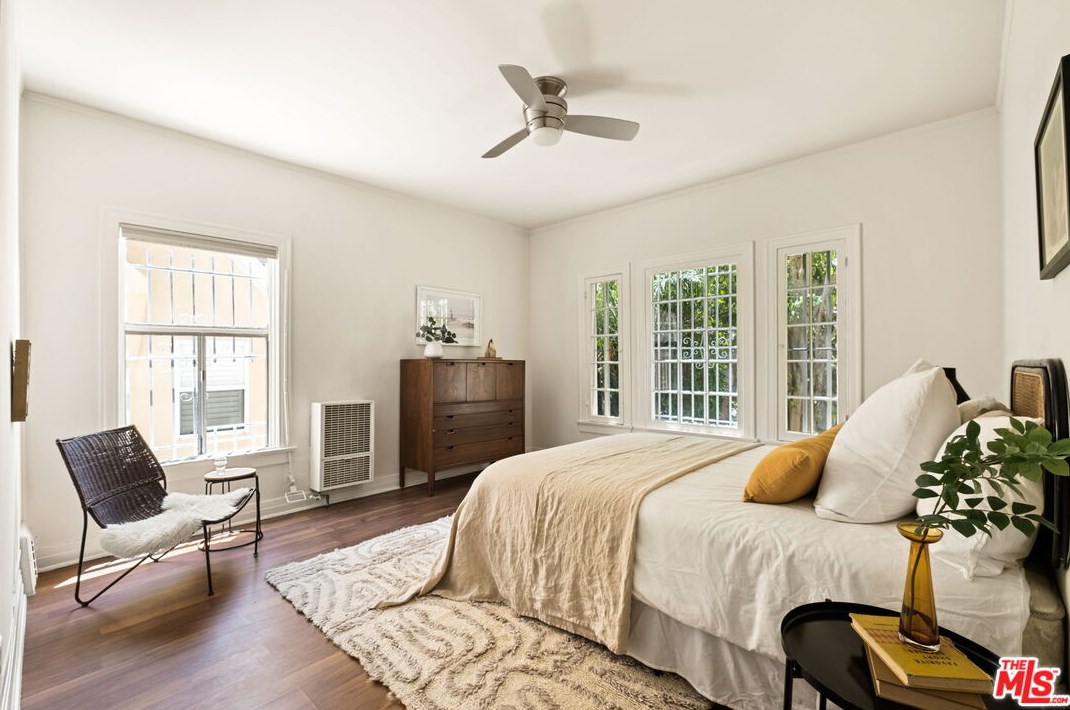 1106 Highland Ave, Los Angeles CA  90019-1750 exterior