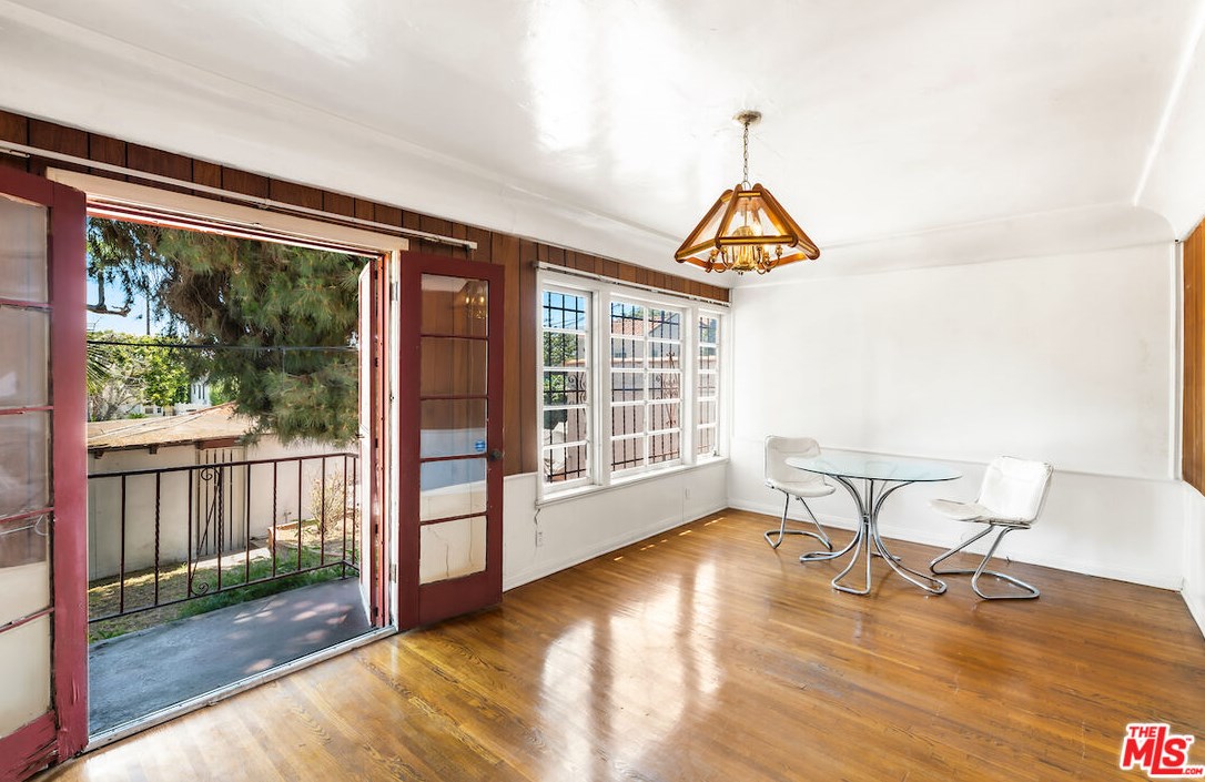 3454 48th St, Los Angeles CA  90043-1203 exterior