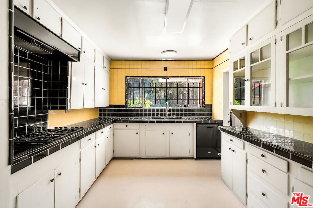 3454 48th St, Los Angeles CA  90043-1203 exterior