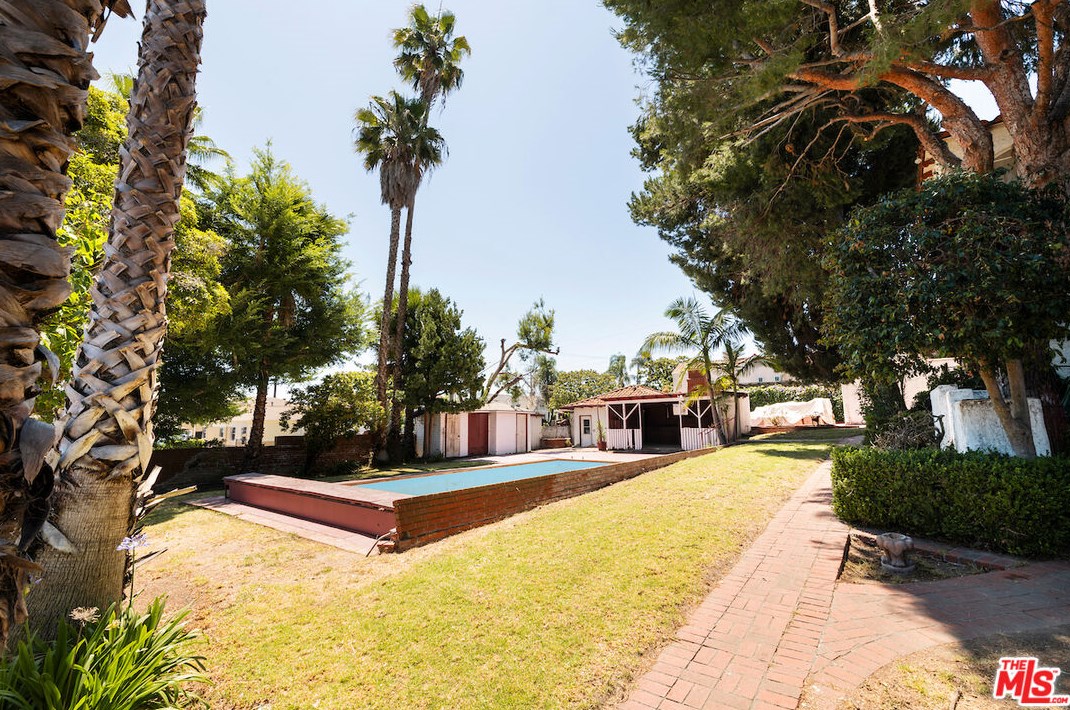 3454 48th St, Los Angeles CA  90043-1203 exterior