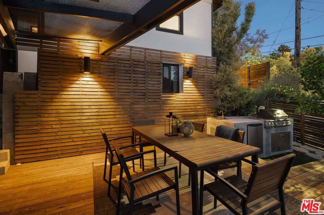 5031 Irvington Pl, Los Angeles CA  90042-3107 exterior