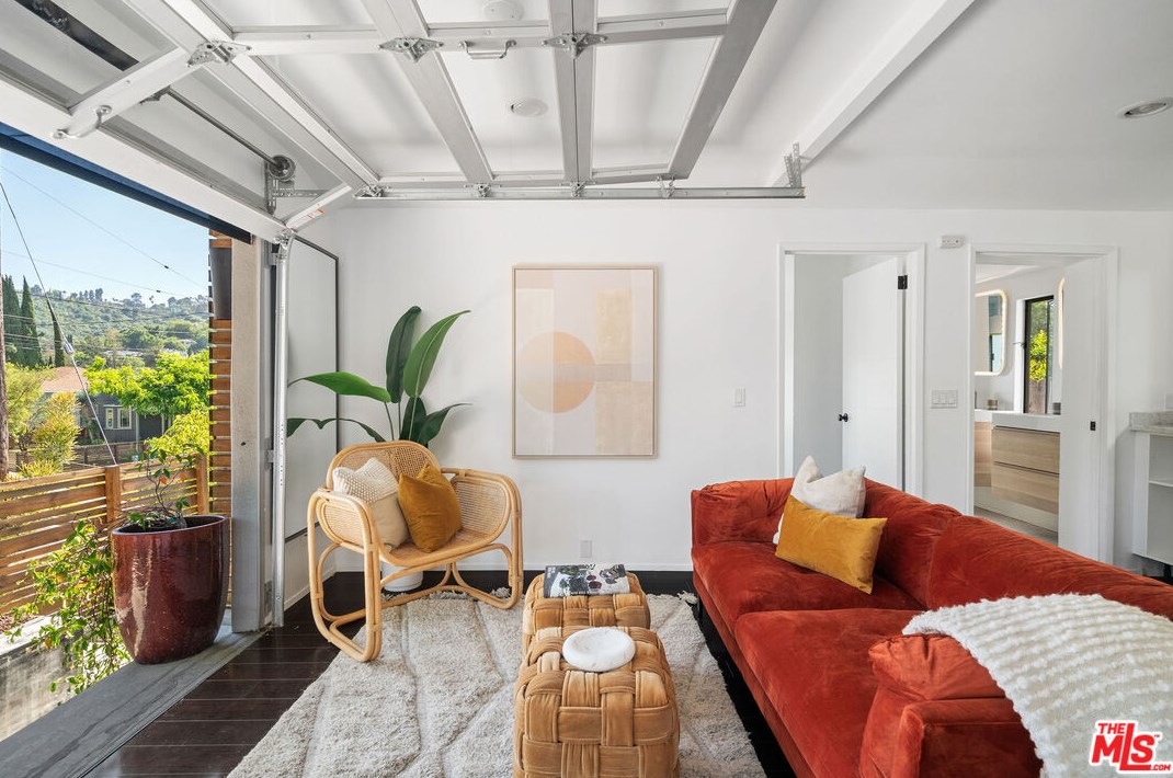 5031 Irvington Pl, Los Angeles CA  90042-3107 exterior