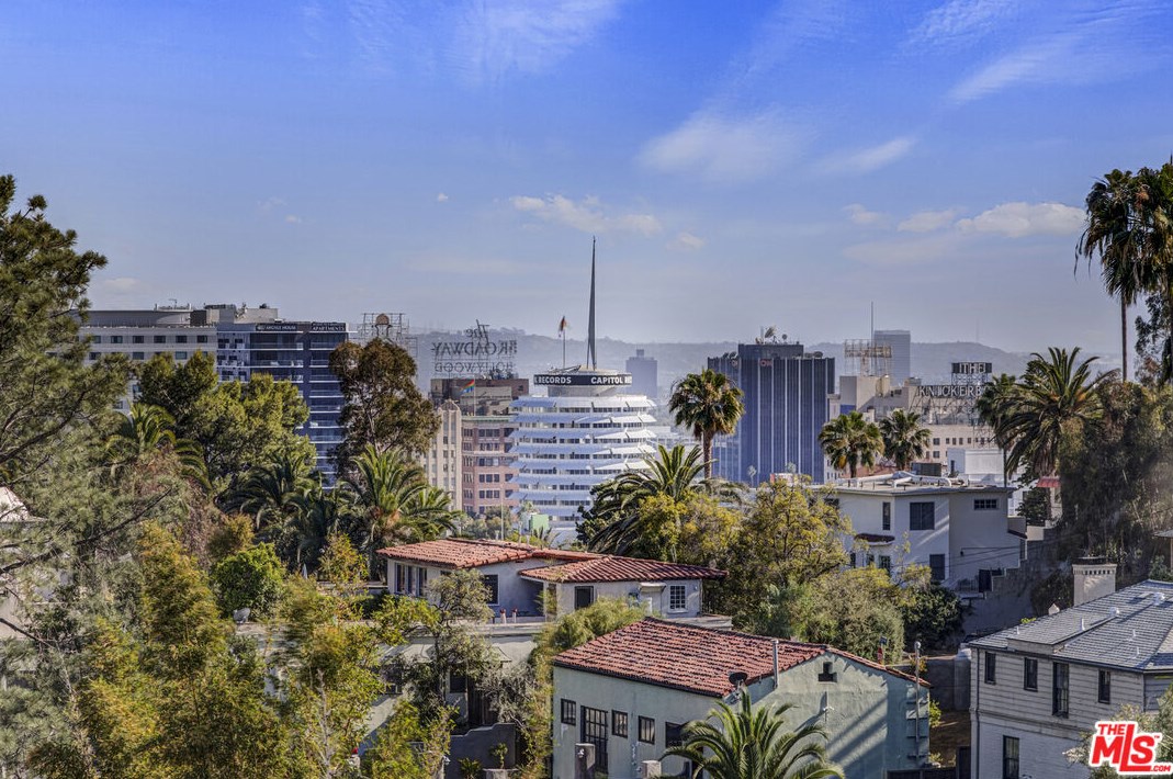 6112 Temple Hill Dr, Los Angeles, CA 90068-2917