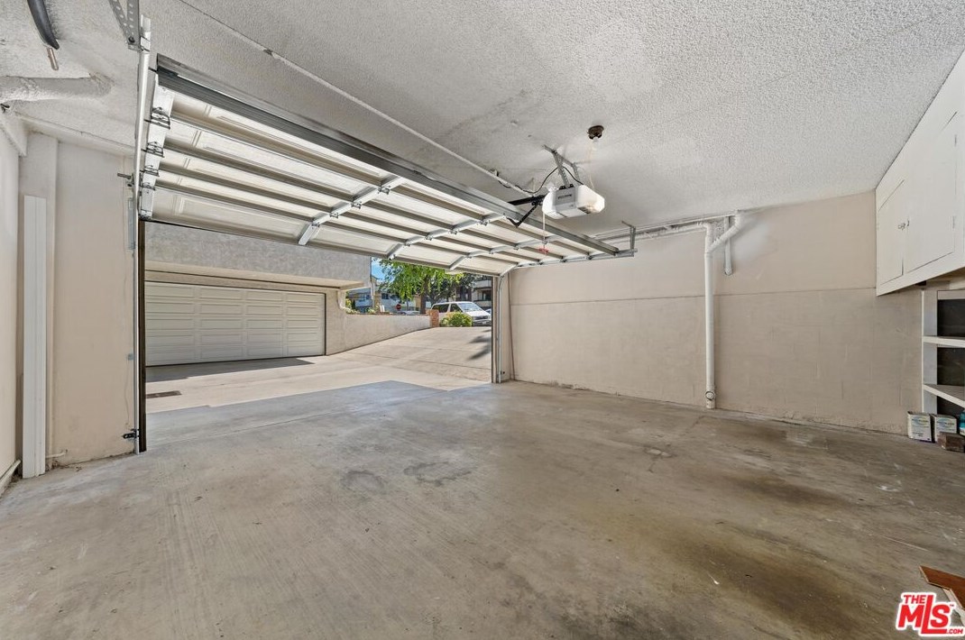 2242 Bentley Ave, Los Angeles CA  90064-1940 exterior