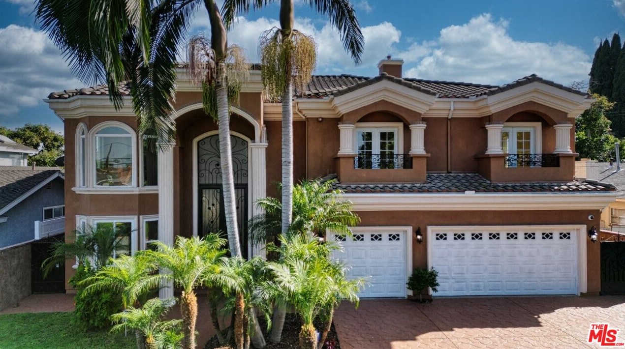 7452 Muller St, Downey, CA 90241-2136