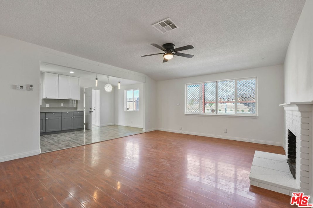 8849 Maple Ave, Hesperia CA  92345-3739 exterior