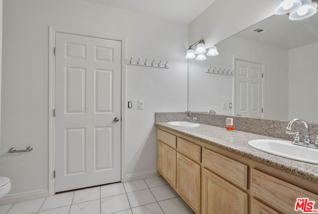 8849 Maple Ave, Hesperia CA  92345-3739 exterior