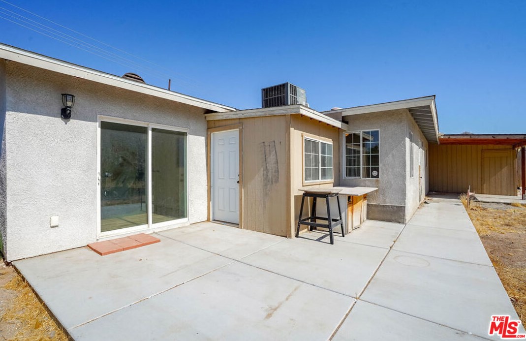 8849 Maple Ave, Hesperia CA  92345-3739 exterior