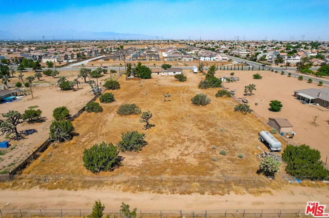 8849 Maple Ave, Hesperia CA  92345-3739 exterior