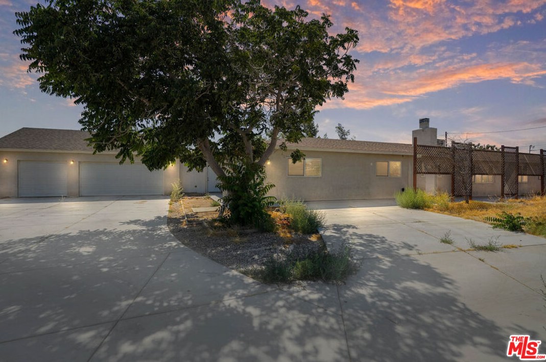 8849 Maple Ave, Hesperia CA  92345-3739 exterior