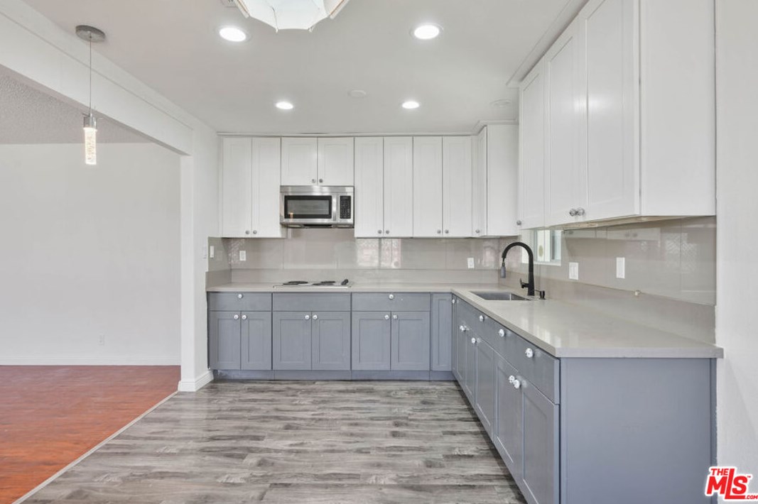 8849 Maple Ave, Hesperia CA  92345-3739 exterior