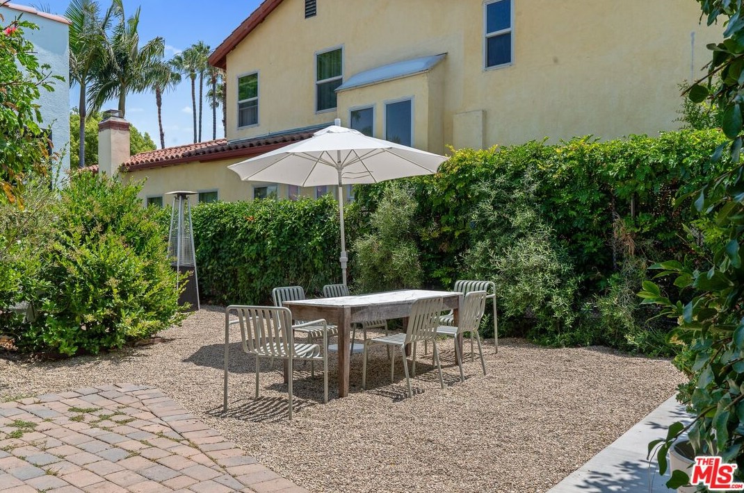 1829 Holt Ave, Los Angeles CA  90035-4307 exterior
