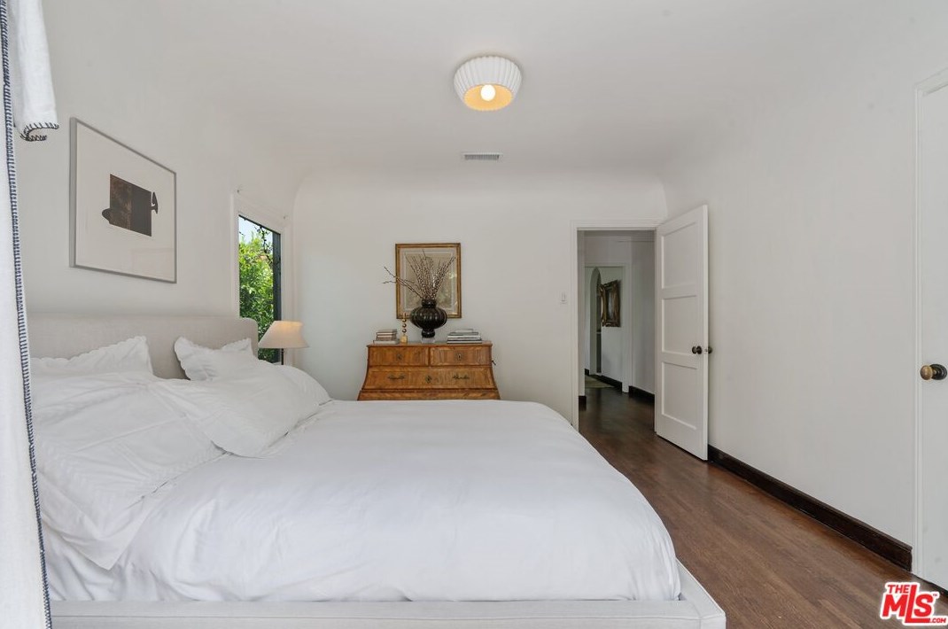 1829 Holt Ave, Los Angeles CA  90035-4307 exterior