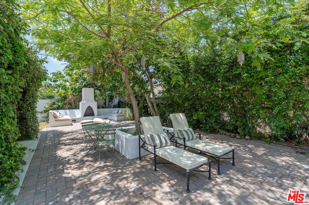 1829 Holt Ave, Los Angeles CA  90035-4307 exterior