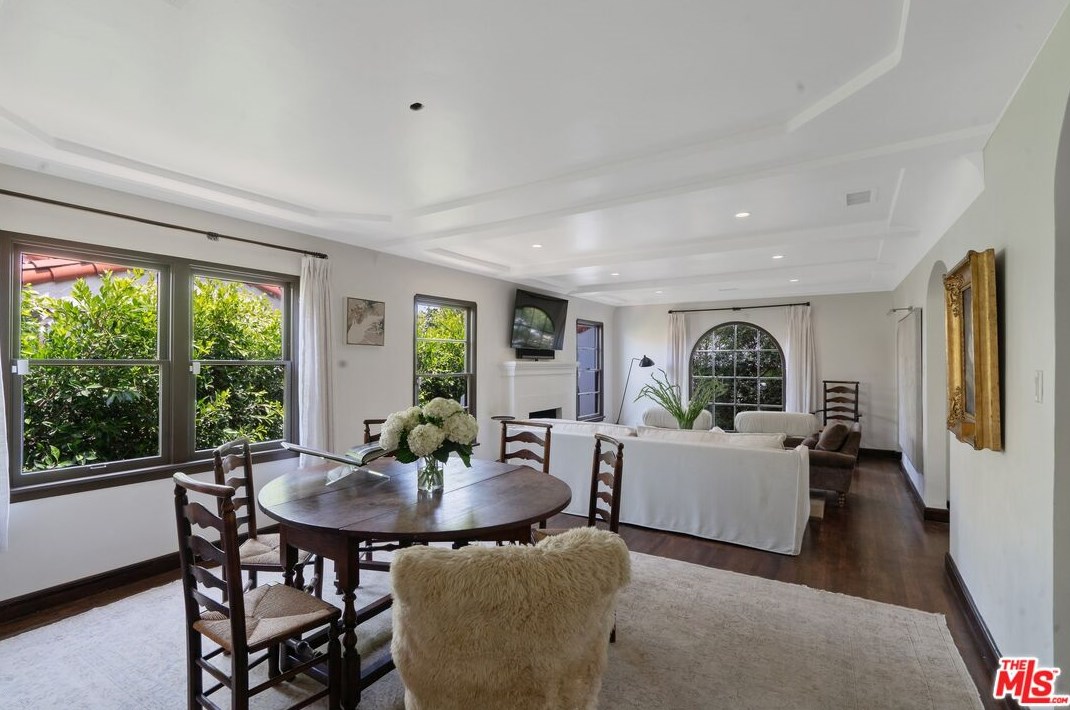 1829 Holt Ave, Los Angeles CA  90035-4307 exterior