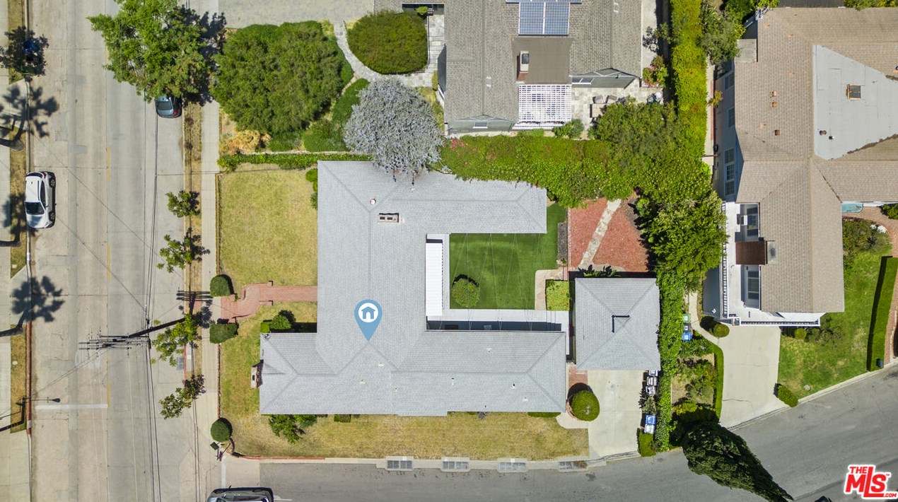 2550 Canyon Dr, Los Angeles CA  90068-2416 exterior
