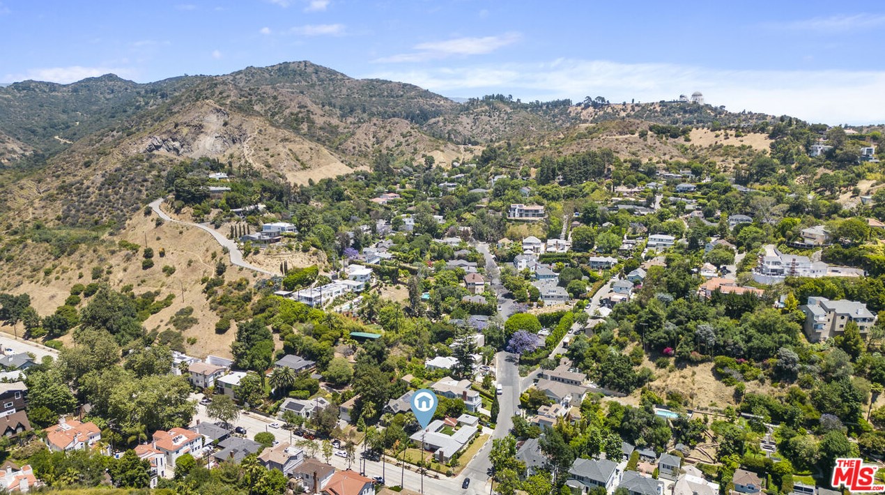 2550 Canyon Dr, Los Angeles CA  90068-2416 exterior