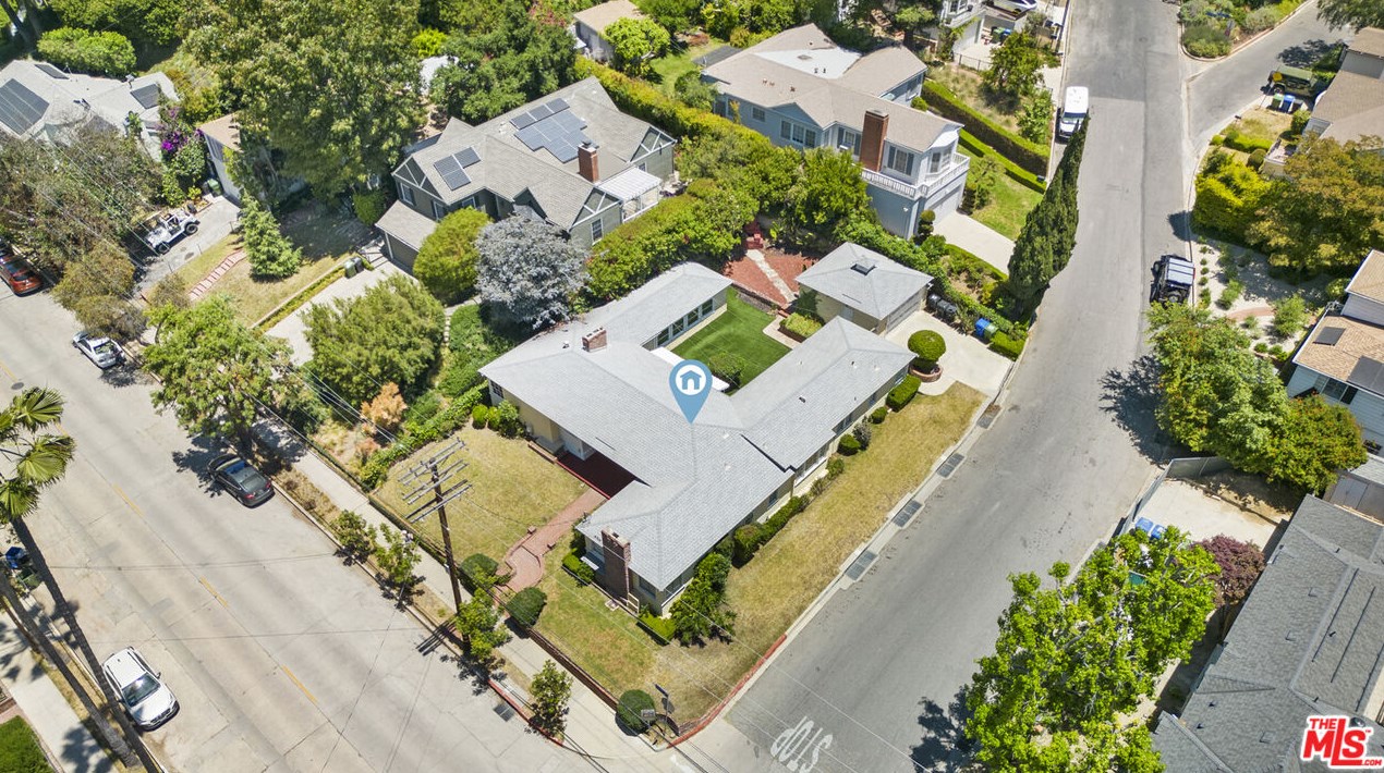 2550 Canyon Dr, Los Angeles, CA 90068-2416
