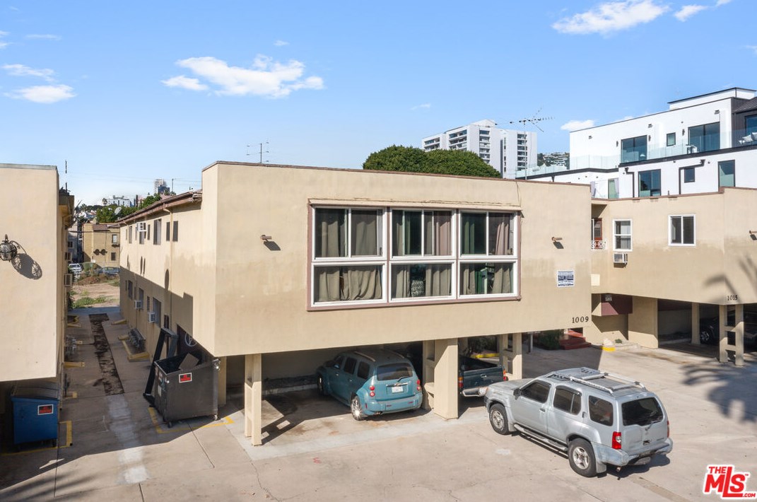 1009 Croft Ave, Los Angeles CA  90048-2506 exterior