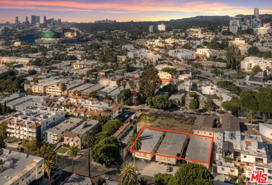 1009 Croft Ave, Los Angeles CA  90048-2506 exterior