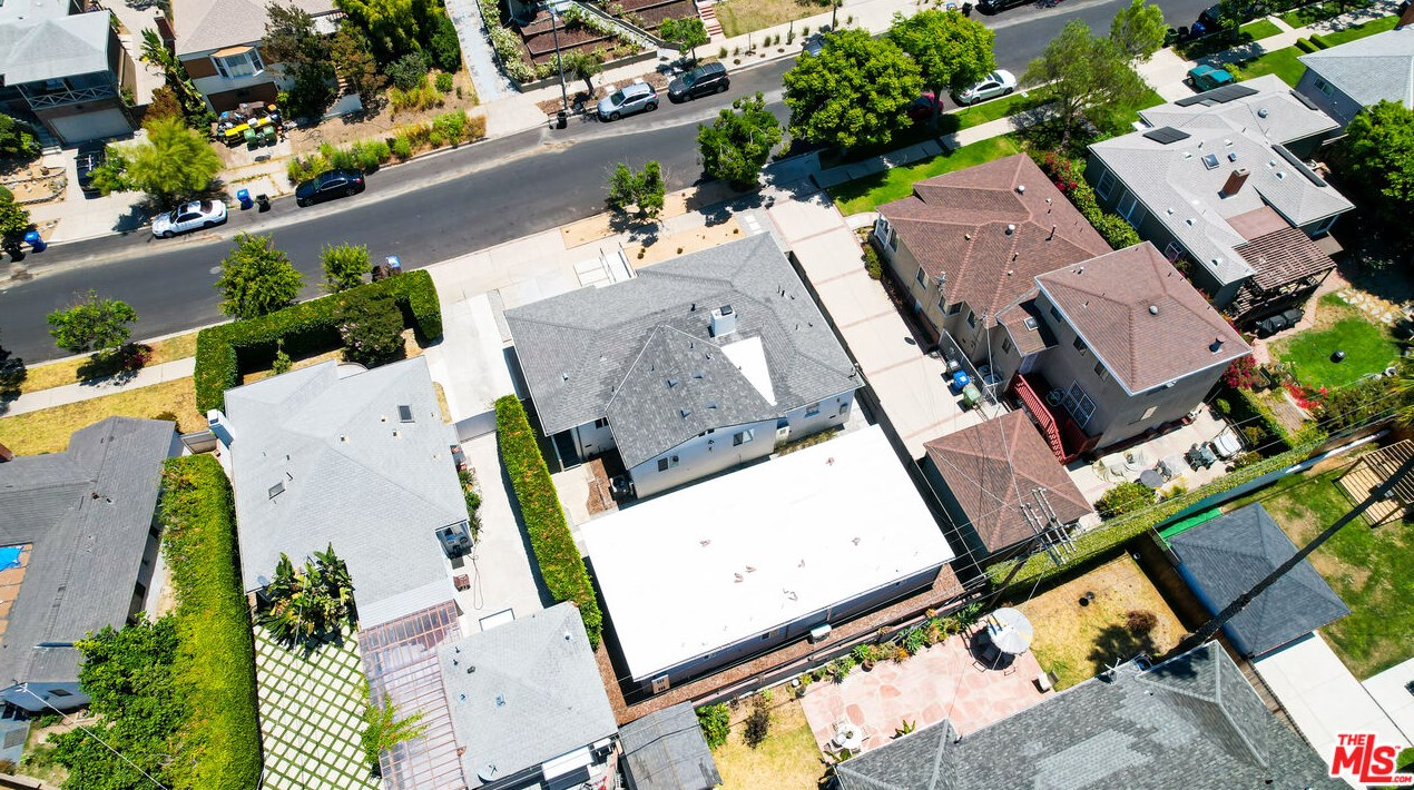 1821 Dunsmuir Ave, Los Angeles CA  90019-5228 exterior