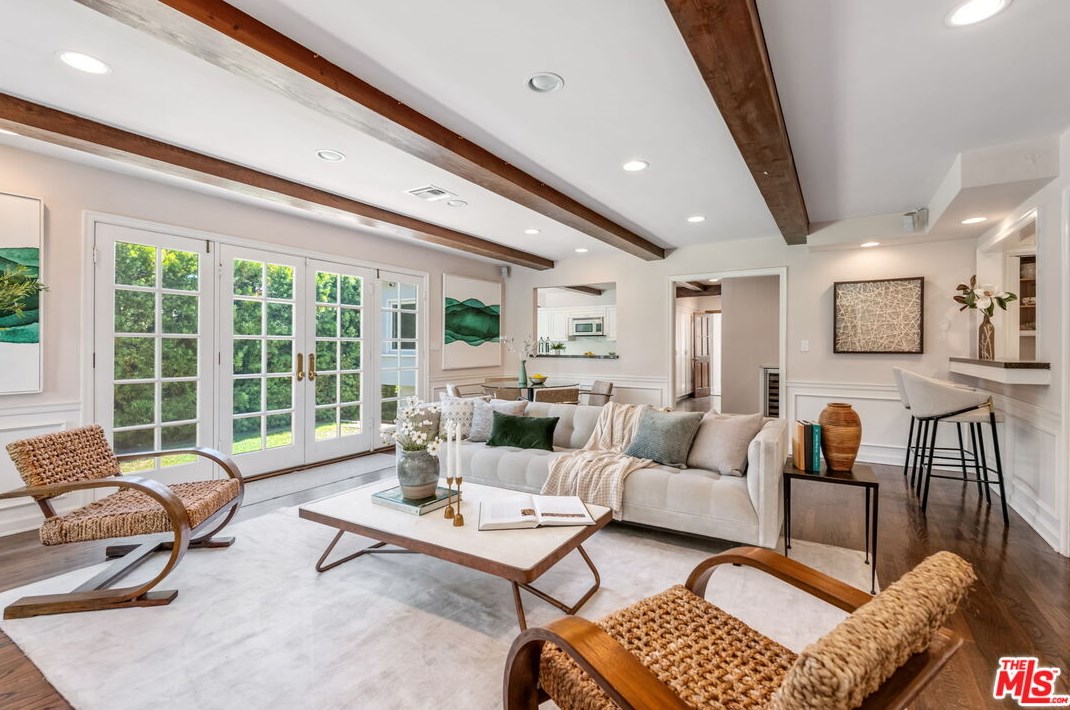 740 Thayer Ave, Los Angeles CA  90024-3332 exterior