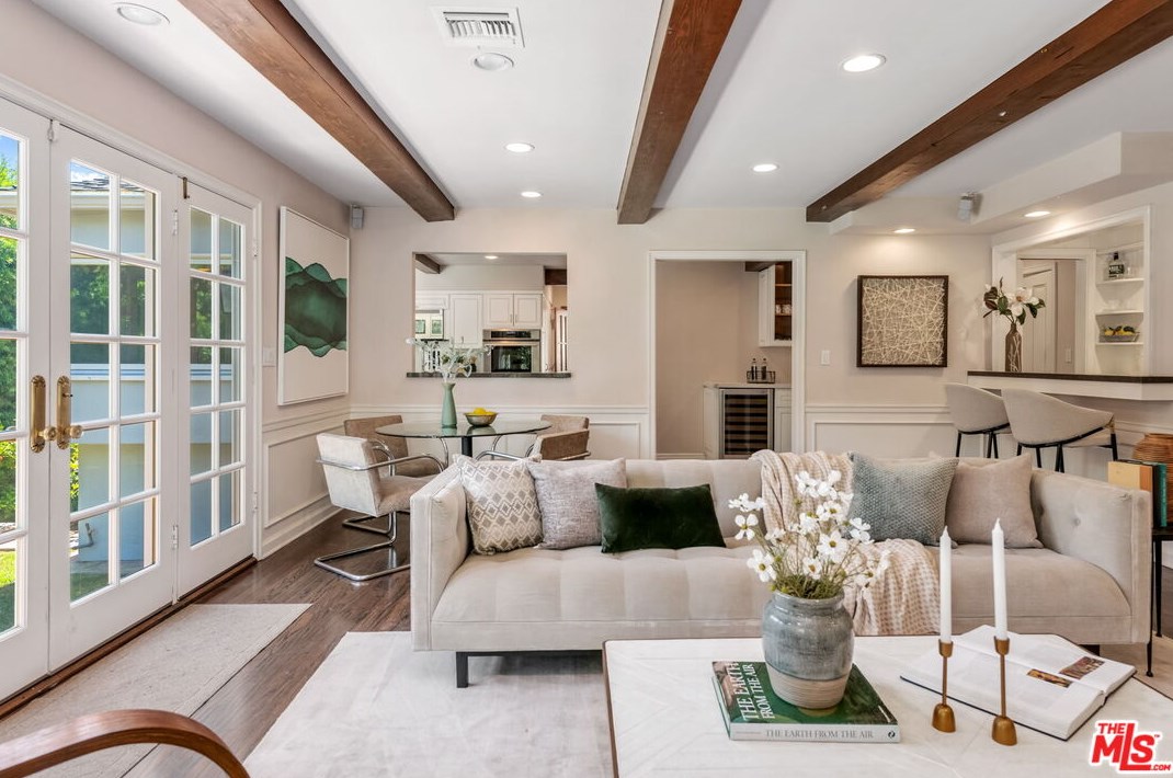 740 Thayer Ave, Los Angeles CA  90024-3332 exterior