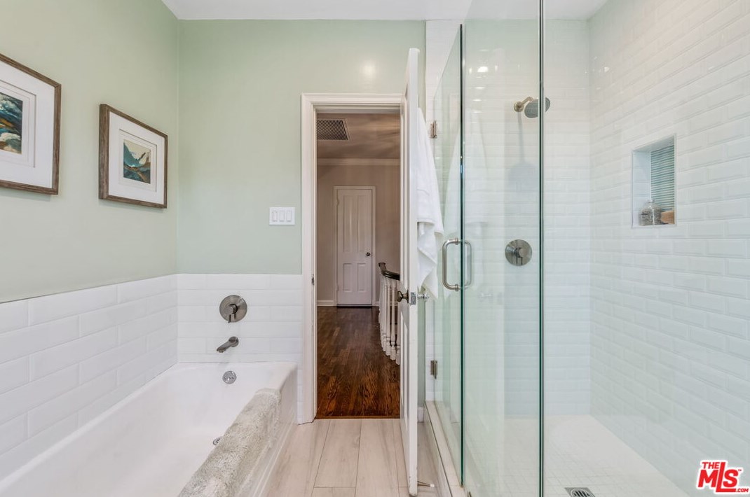 740 Thayer Ave, Los Angeles CA  90024-3332 exterior