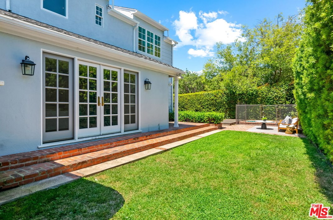 740 Thayer Ave, Los Angeles CA  90024-3332 exterior