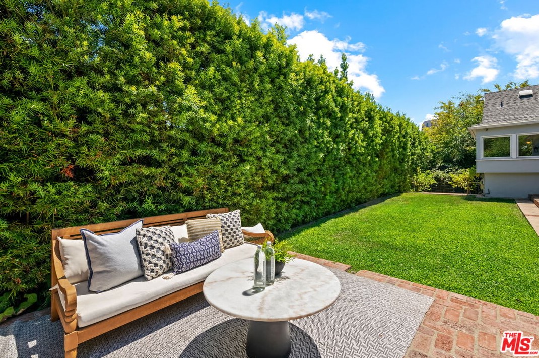 740 Thayer Ave, Los Angeles CA  90024-3332 exterior