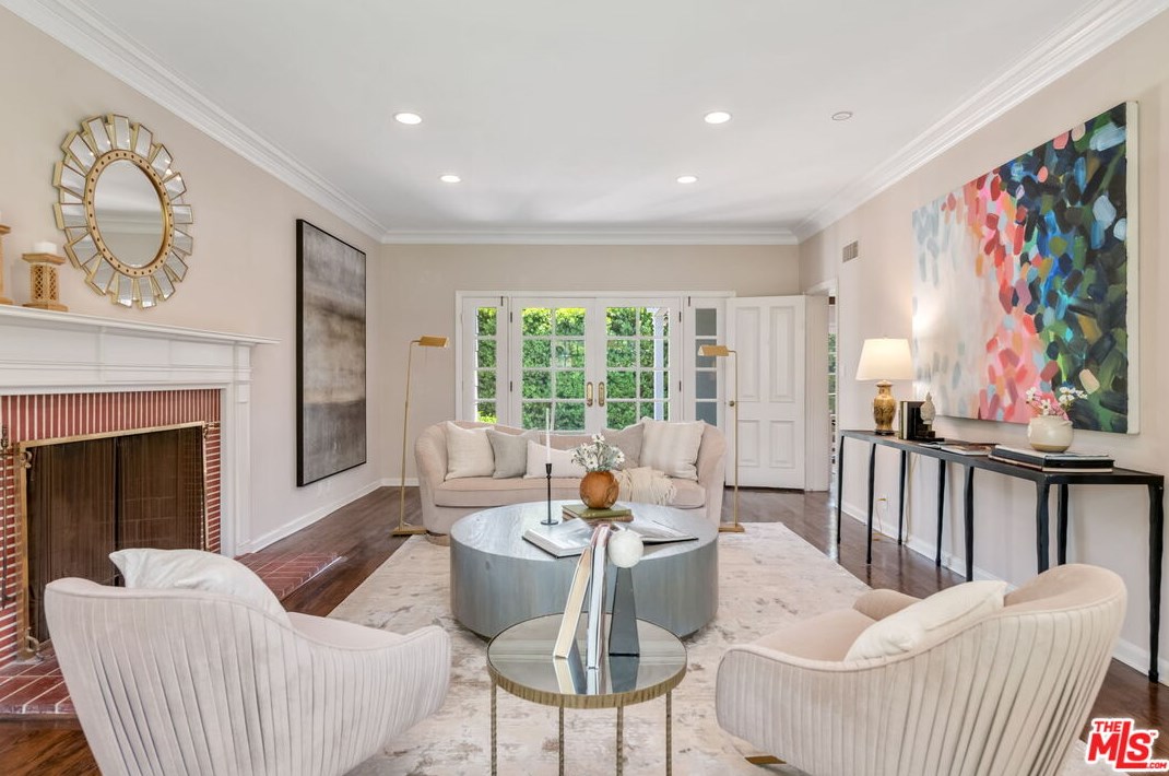 740 Thayer Ave, Los Angeles CA  90024-3332 exterior