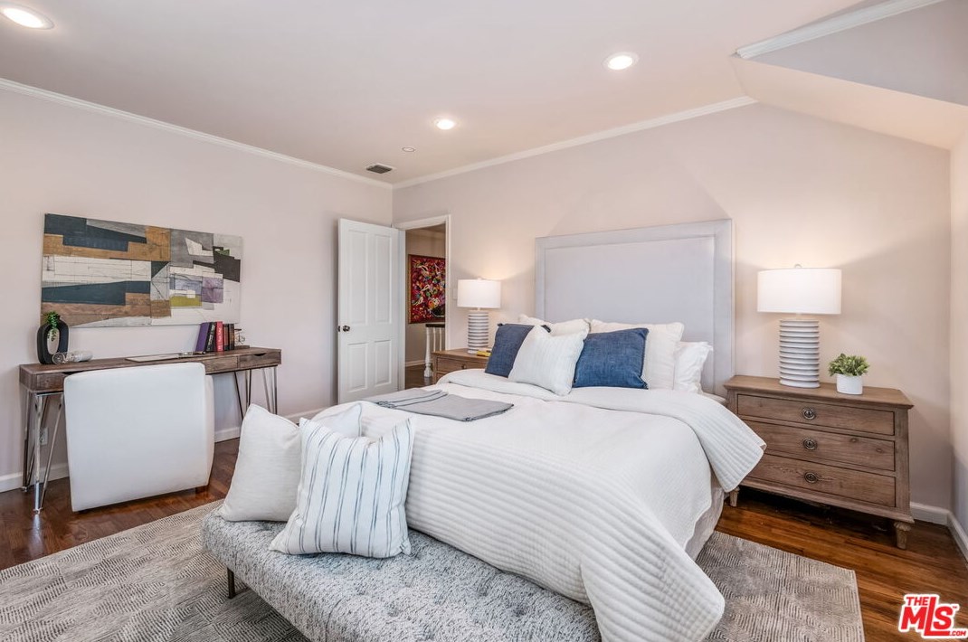 740 Thayer Ave, Los Angeles CA  90024-3332 exterior