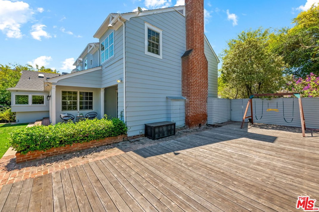 740 Thayer Ave, Los Angeles CA  90024-3332 exterior