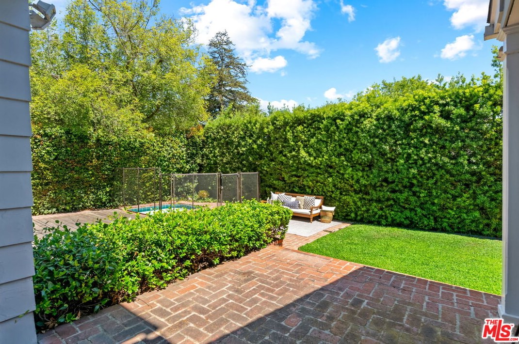 740 Thayer Ave, Los Angeles CA  90024-3332 exterior