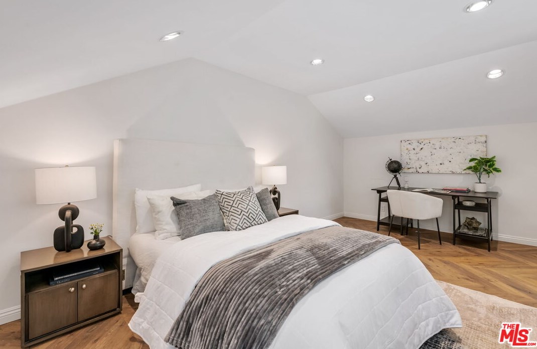 740 Thayer Ave, Los Angeles CA  90024-3332 exterior