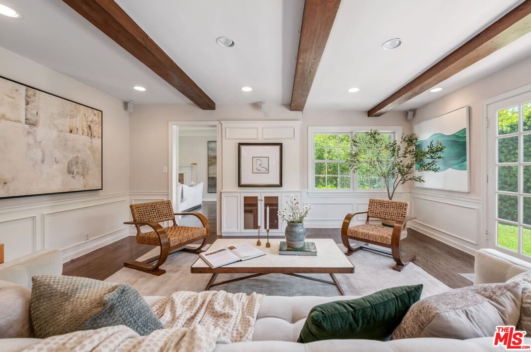 740 Thayer Ave, Los Angeles CA  90024-3332 exterior